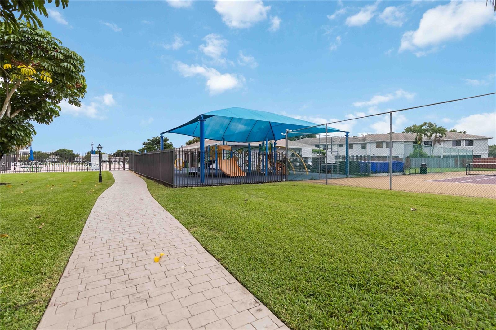 PEMBROKE POINTE SEC ONE - Residential