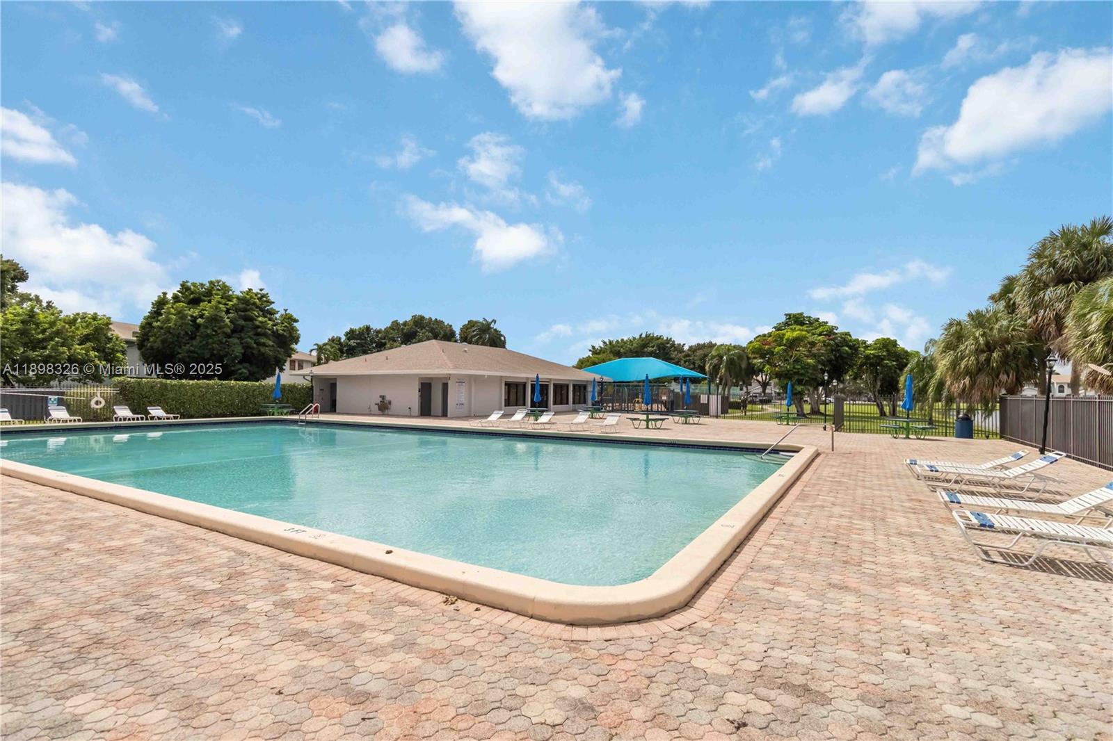 PEMBROKE POINTE SEC ONE - Residential