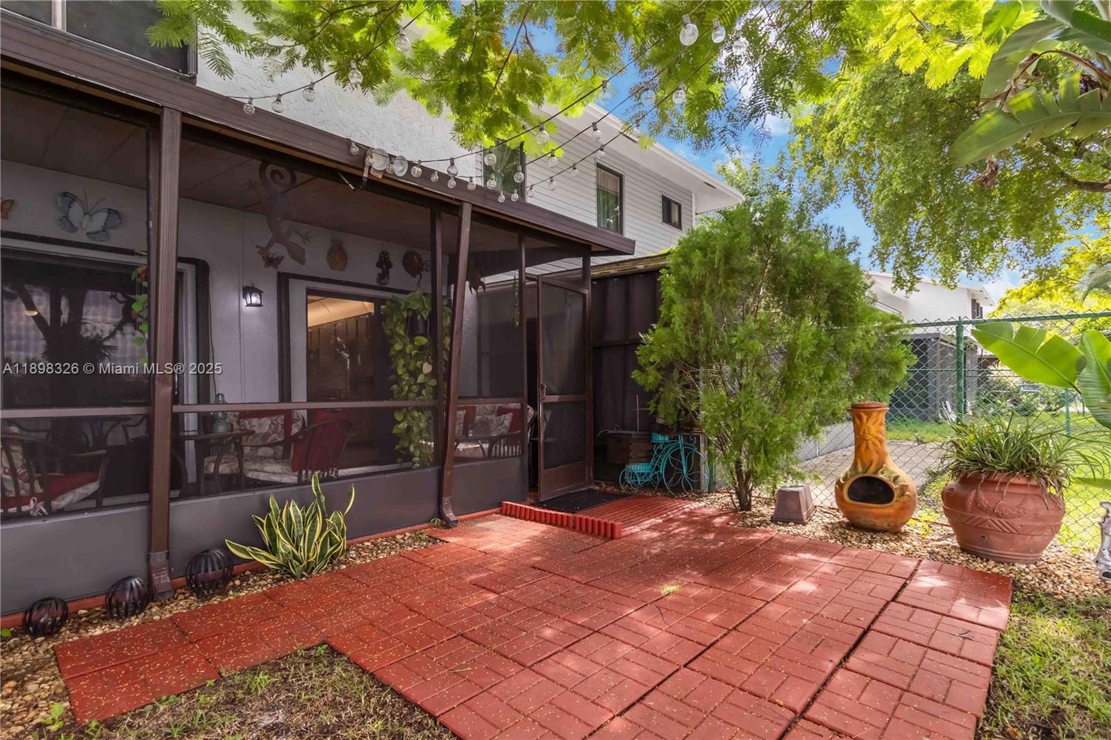PEMBROKE POINTE SEC ONE - Residential