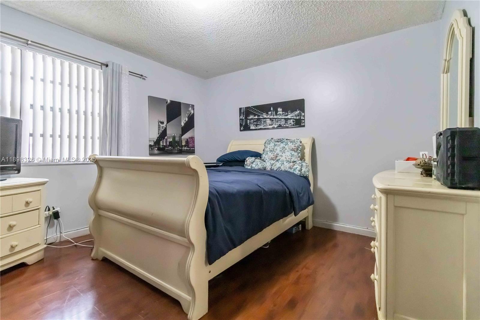 PEMBROKE POINTE SEC ONE - Residential