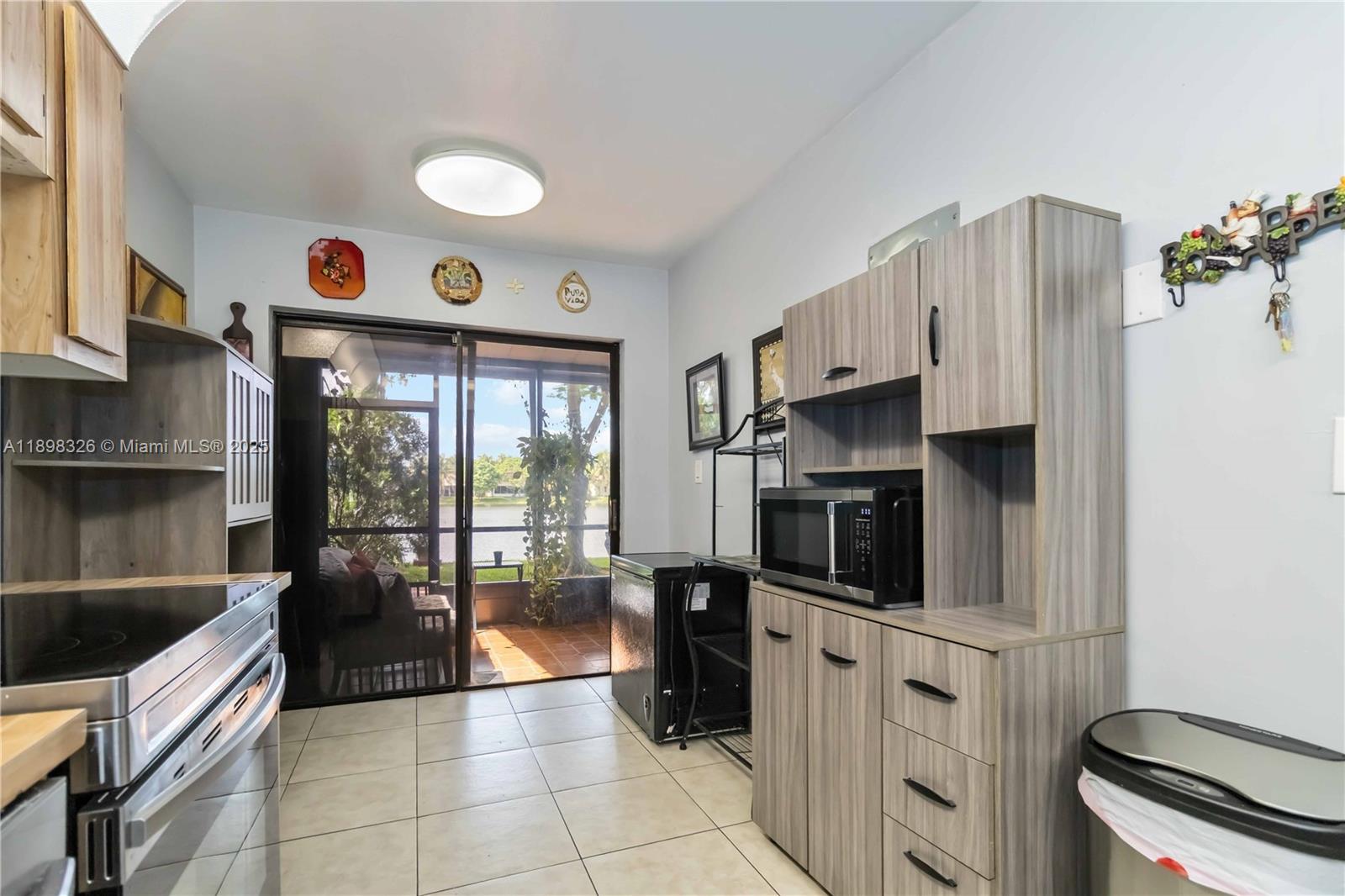 PEMBROKE POINTE SEC ONE - Residential