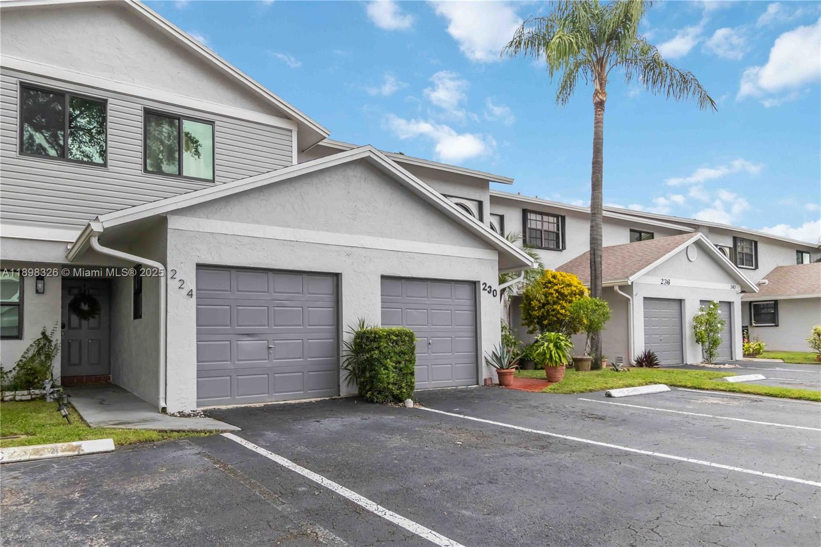 PEMBROKE POINTE SEC ONE - Residential