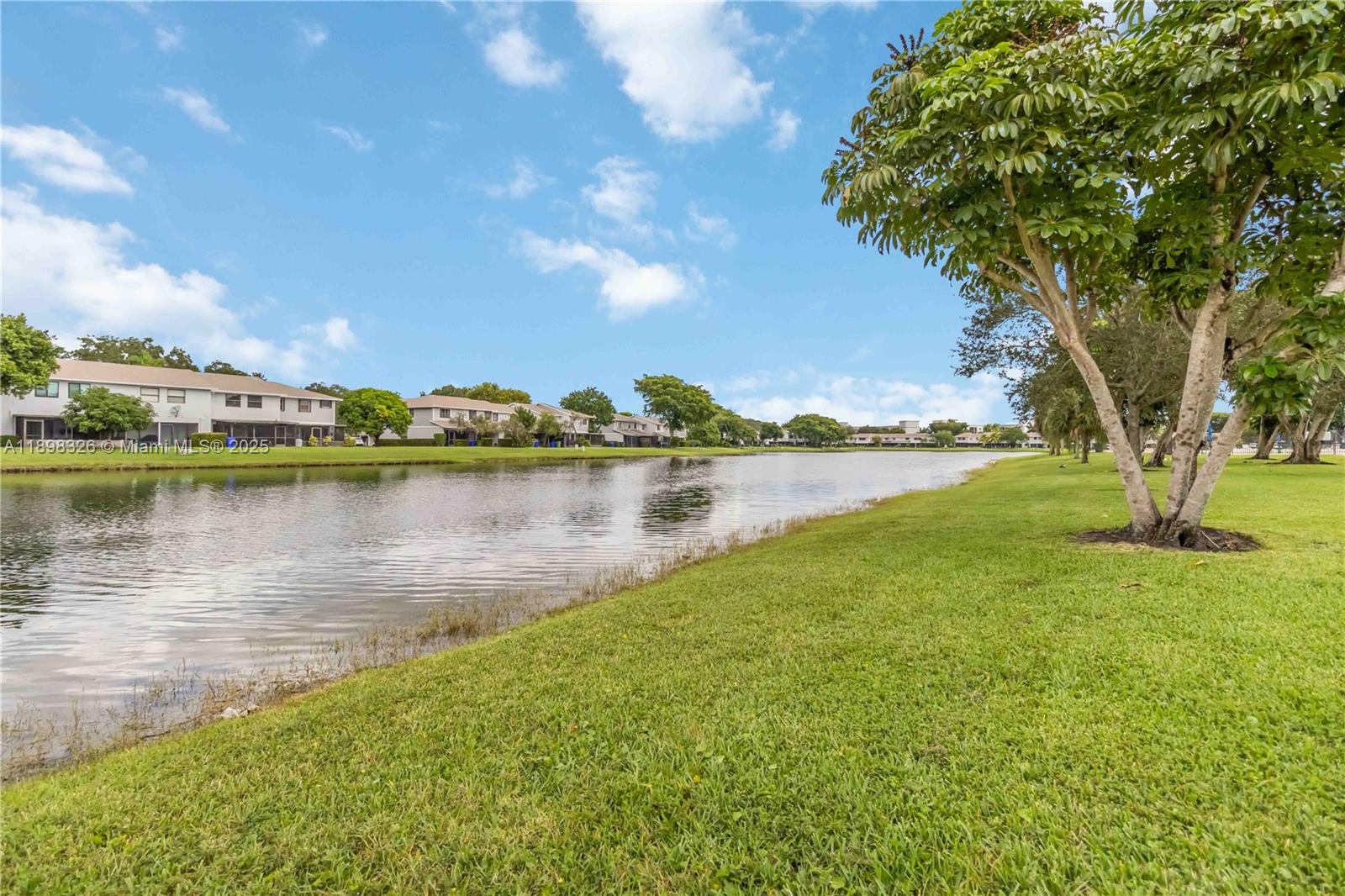 PEMBROKE POINTE SEC ONE - Residential