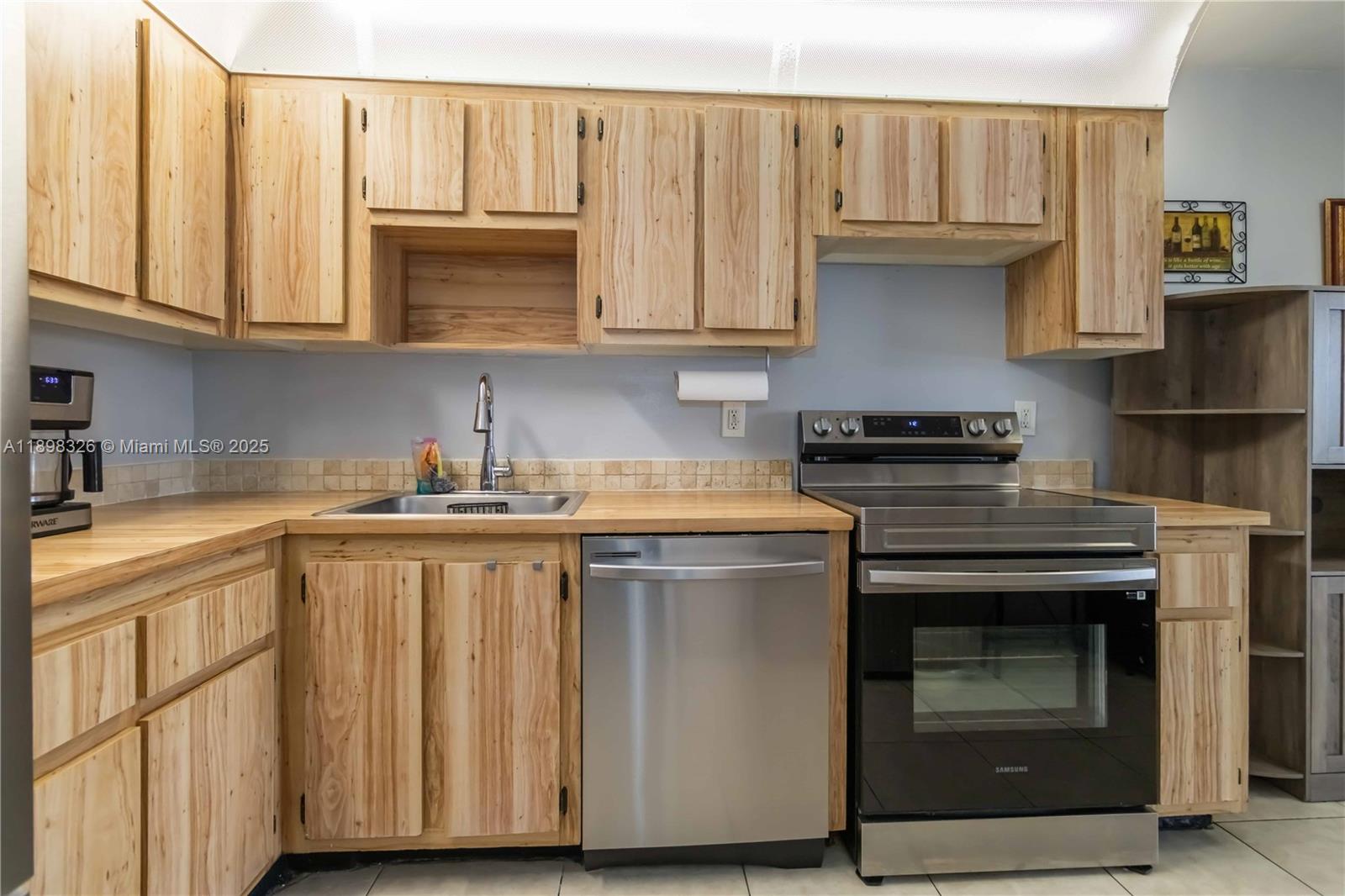 PEMBROKE POINTE SEC ONE - Residential
