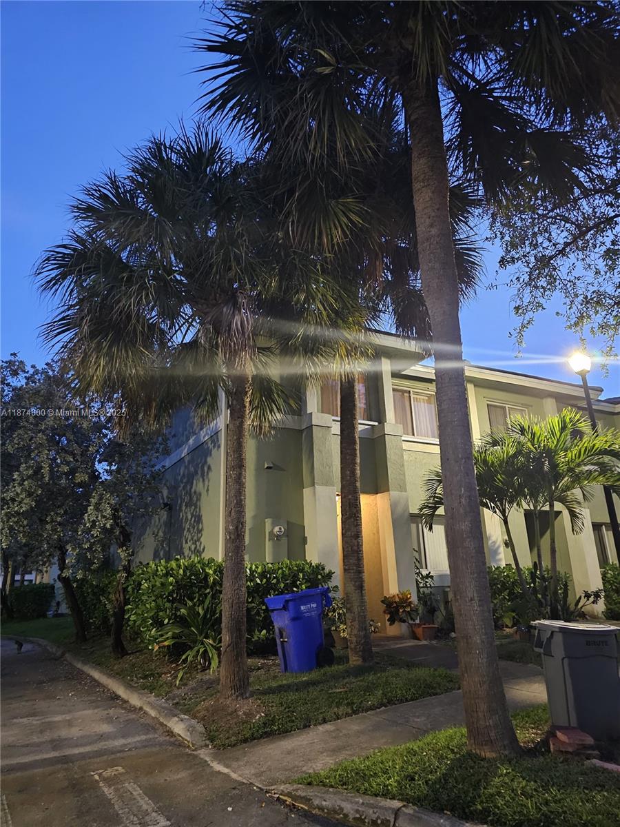 WASHINGTON COURT VILLAS - Residential