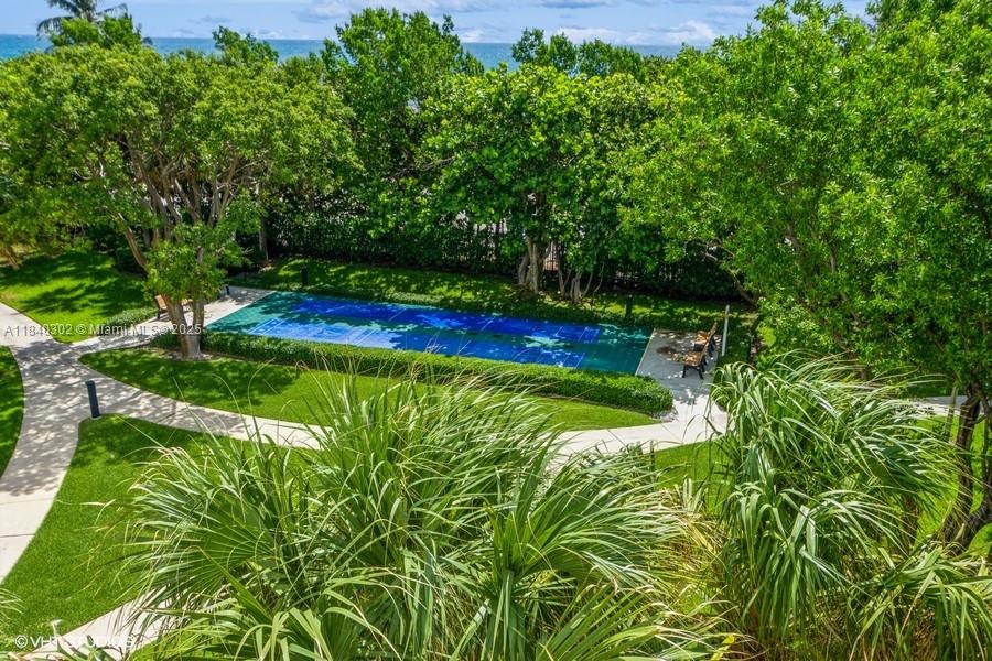 SUMMIT CONDO - Residential