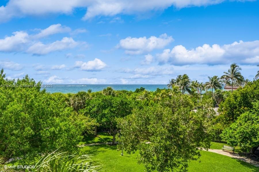 SUMMIT CONDO - Residential