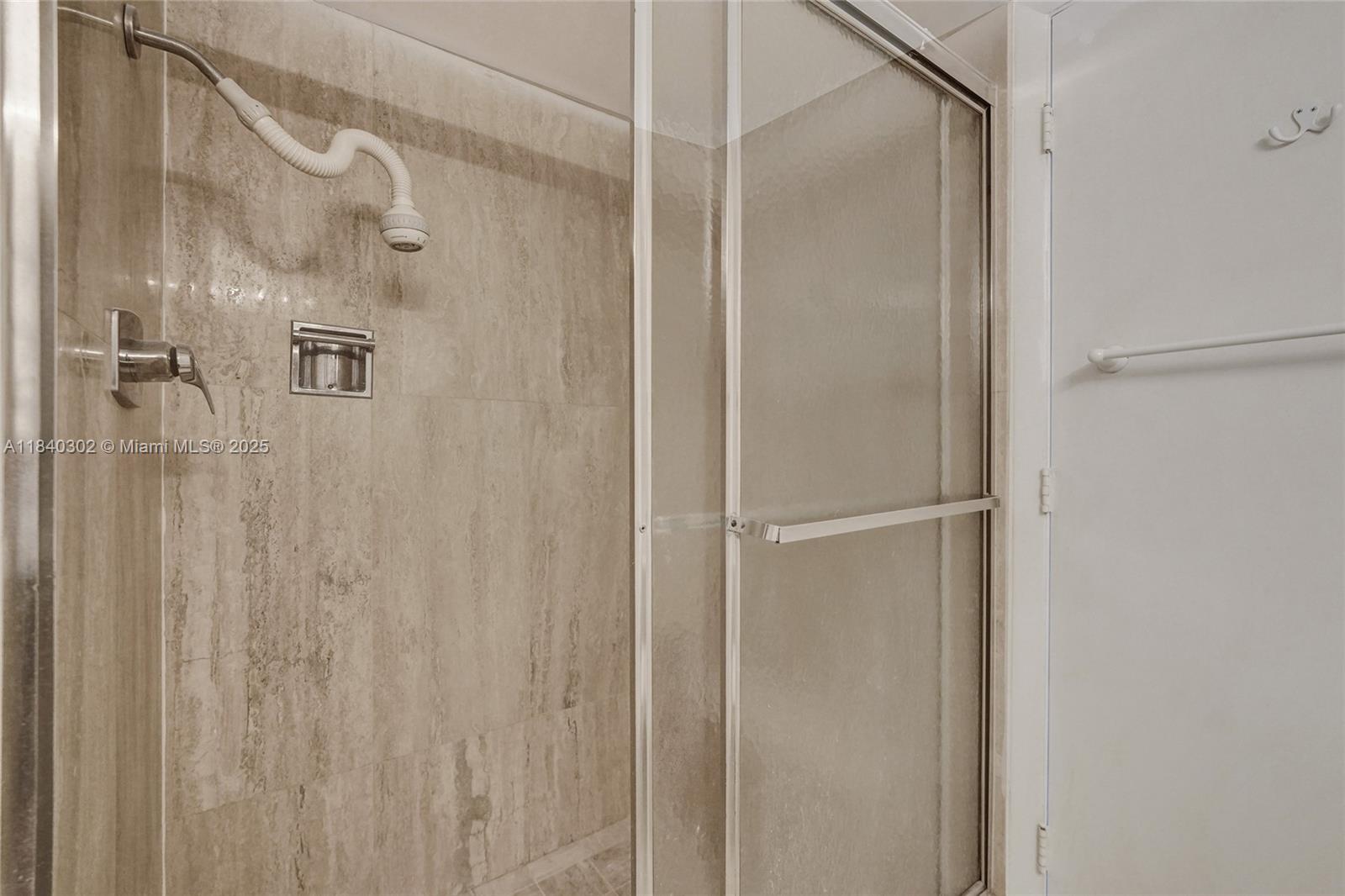 SUMMIT CONDO - Residential