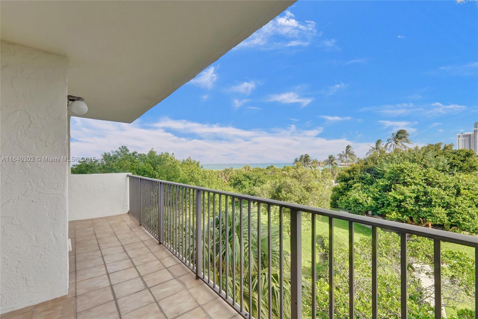1201 S Ocean Dr 402S, Hollywood, FL, 33019/$700,000 3 1201 S Ocean Dr 402S