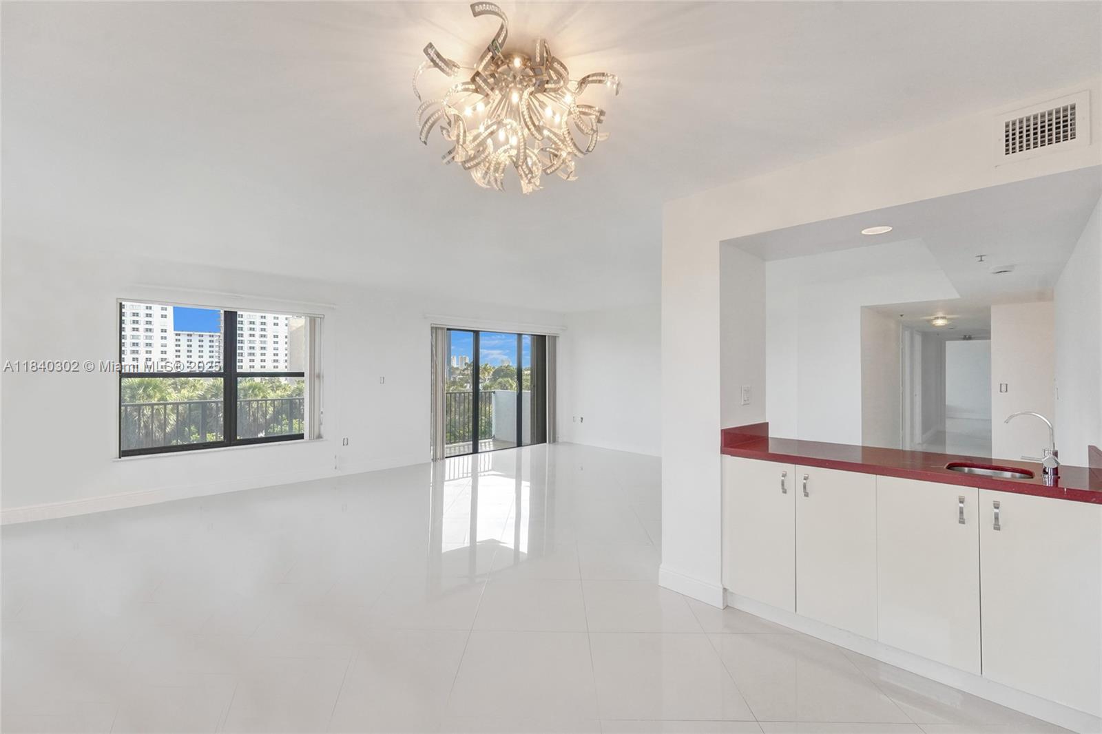 1201 S Ocean Dr 402S, Hollywood, FL, 33019/$700,000 1 1201 S Ocean Dr 402S