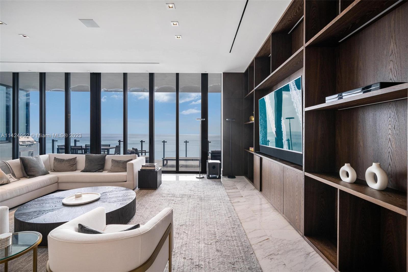 MUSE CONDO - Residential