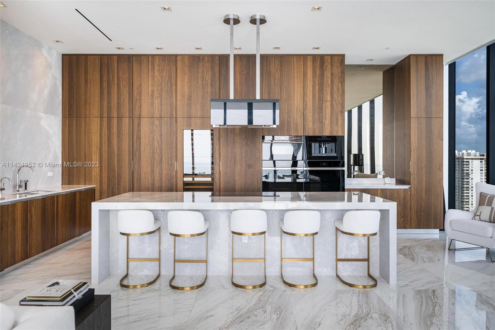 MUSE CONDO - Residential