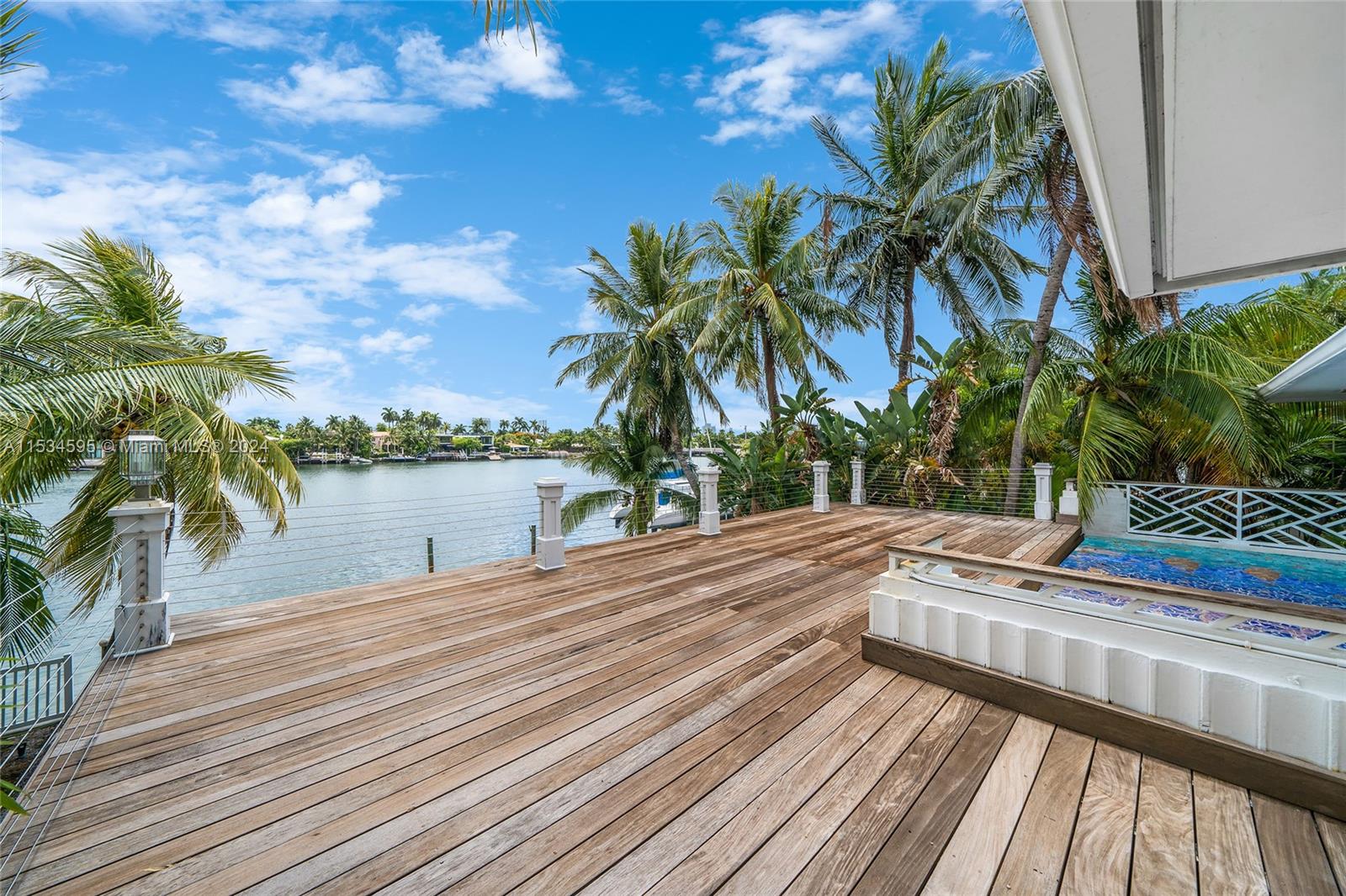 SAN MARINO ISLAND - Residential