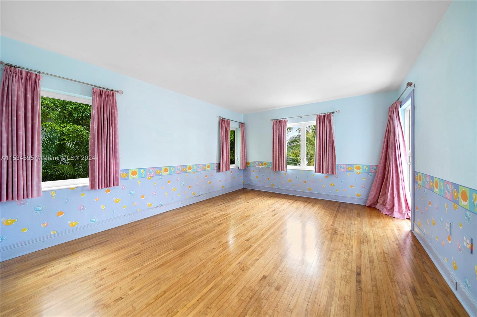 SAN MARINO ISLAND - Residential