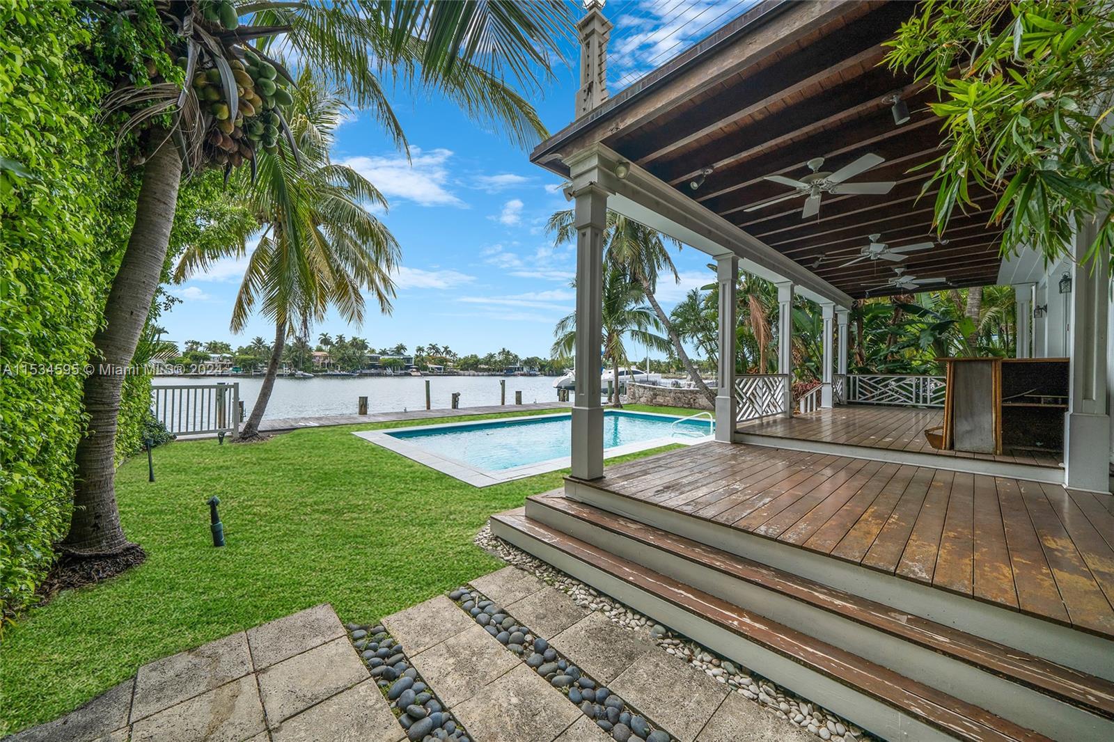 SAN MARINO ISLAND - Residential