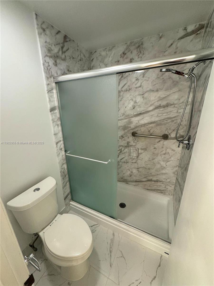 APPLEWOOD VILLAGE 1-C CON - Residential Lease