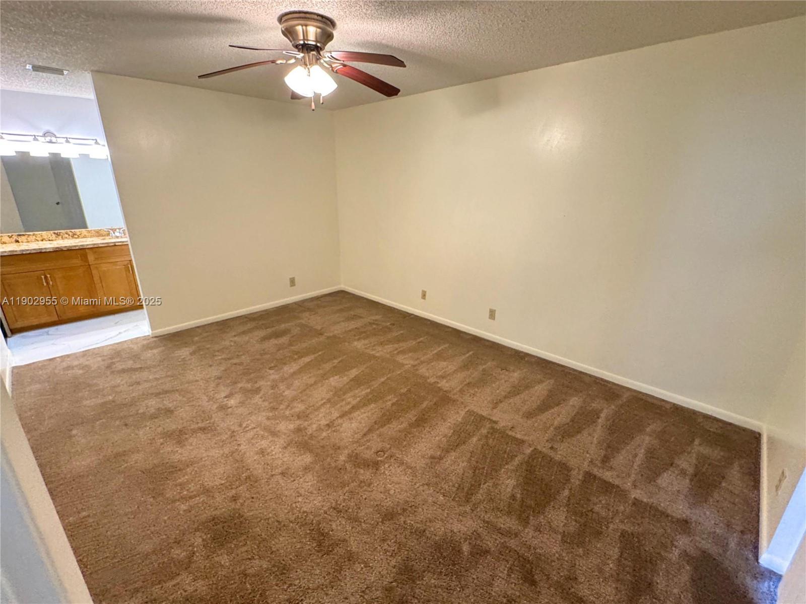 APPLEWOOD VILLAGE 1-C CON - Residential Lease