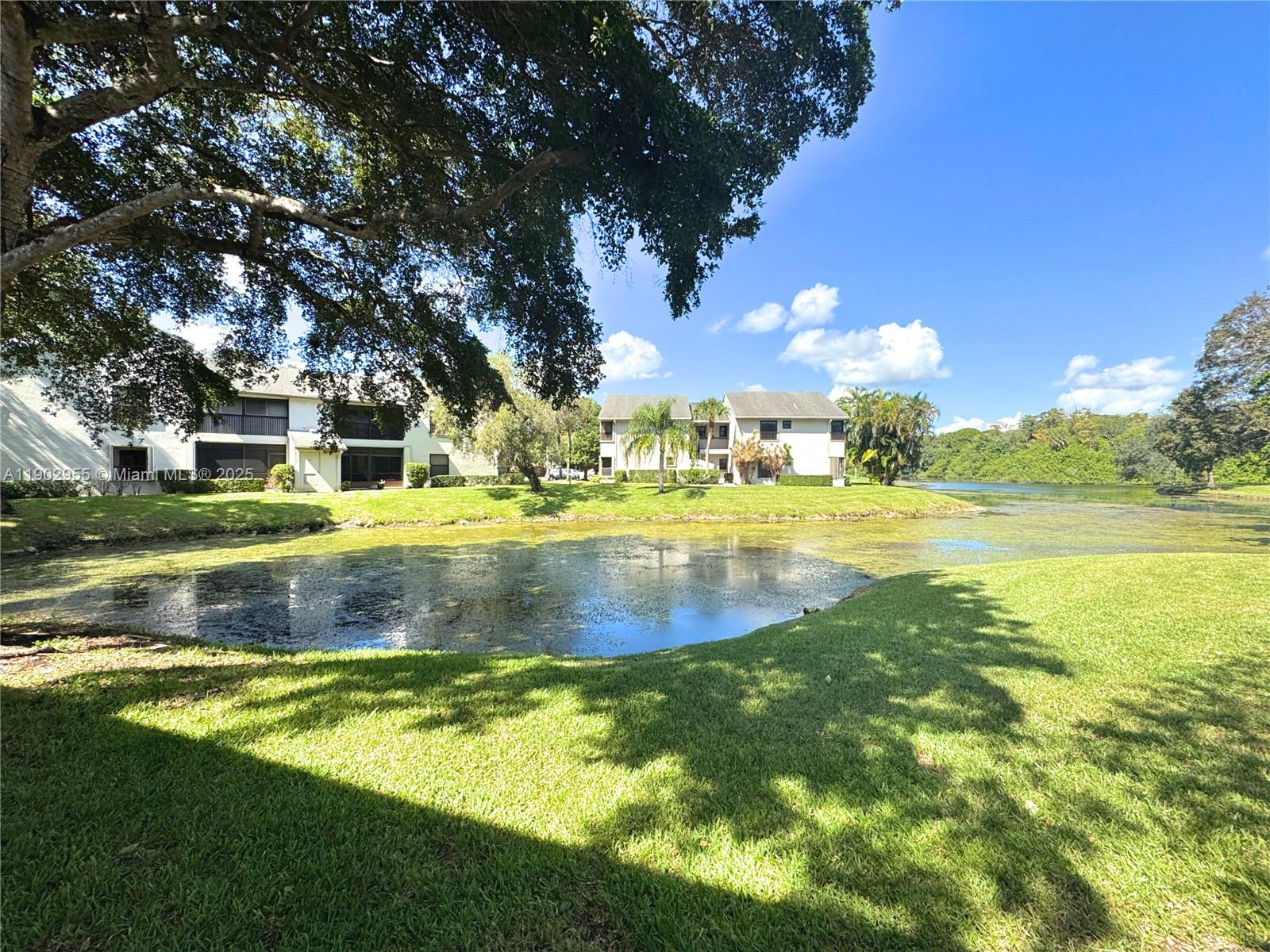 APPLEWOOD VILLAGE 1-C CON - Residential Lease