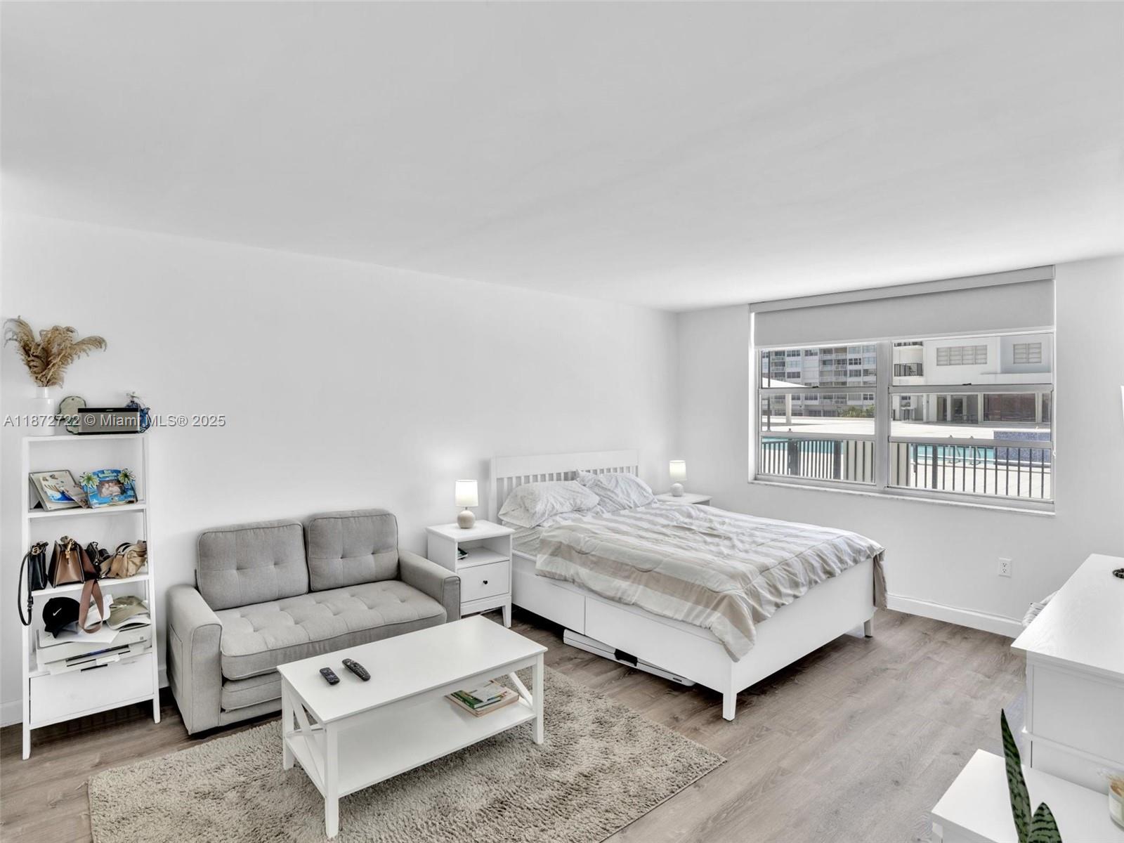 COMMODORE PLAZA CONDO - Residential