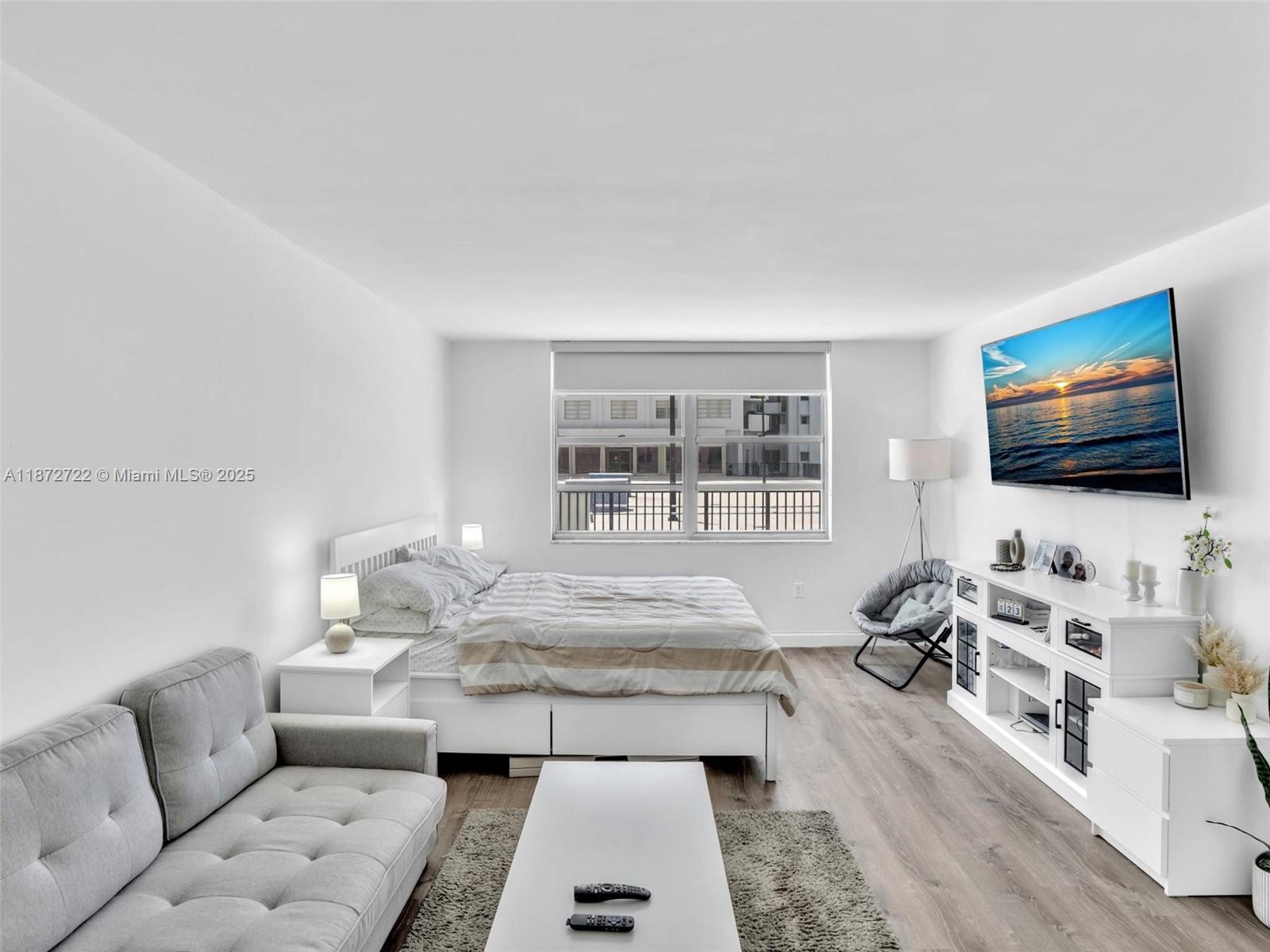 COMMODORE PLAZA CONDO - Residential