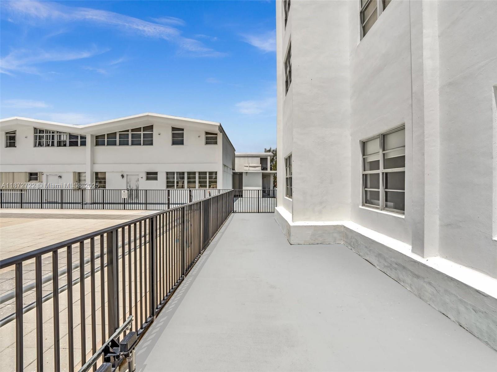 COMMODORE PLAZA CONDO - Residential