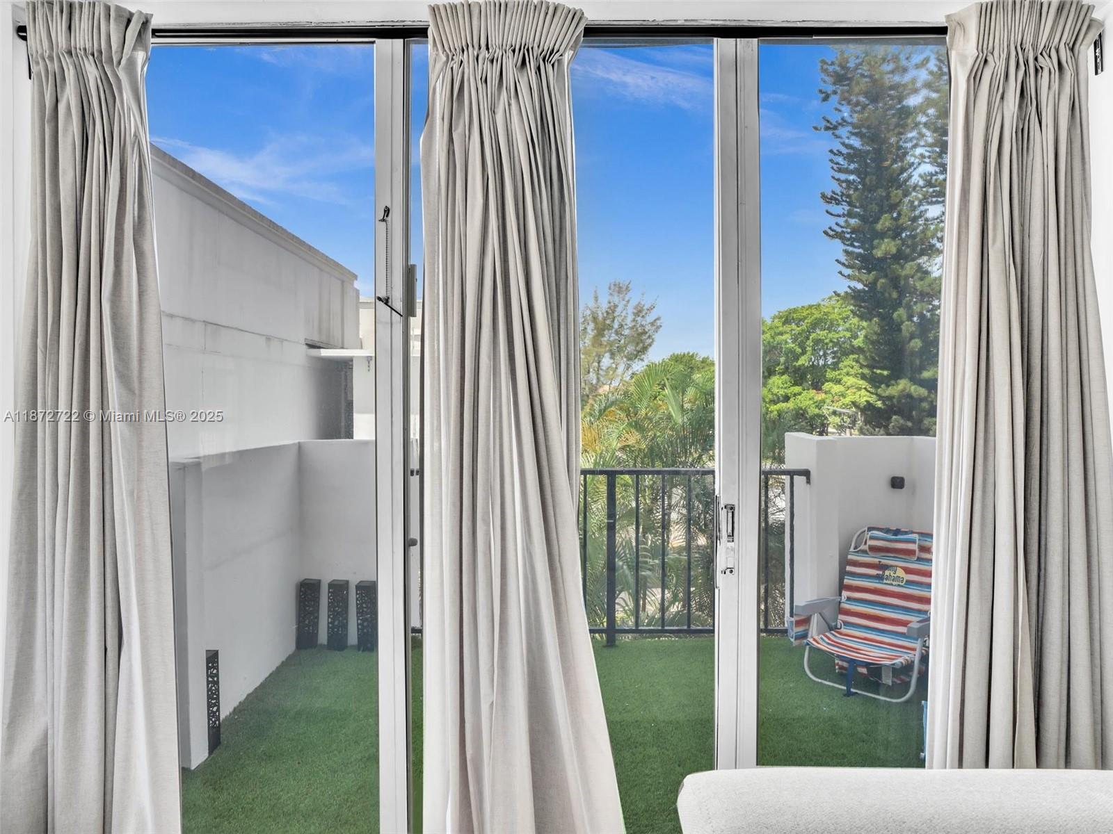 COMMODORE PLAZA CONDO - Residential