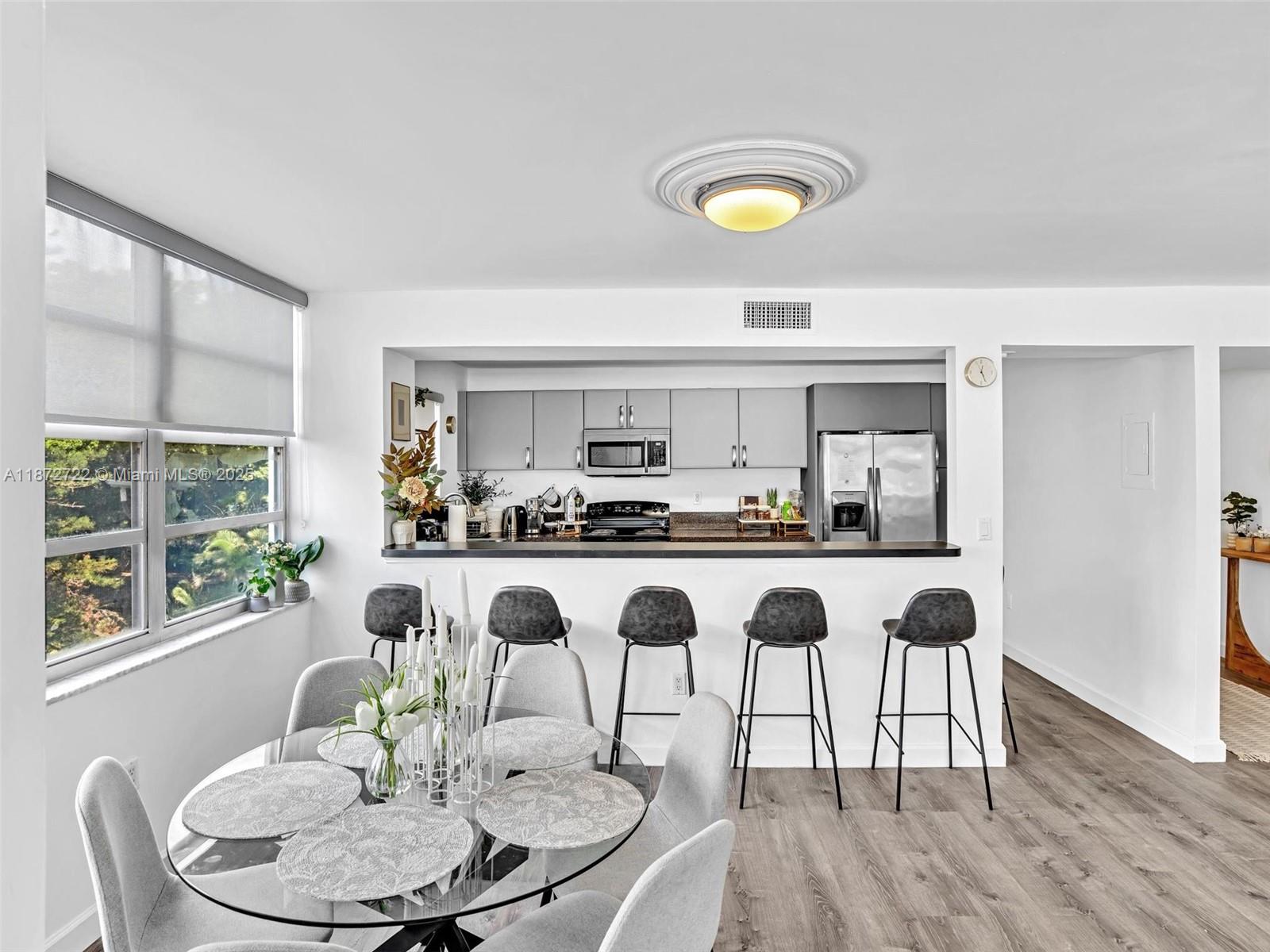 COMMODORE PLAZA CONDO - Residential