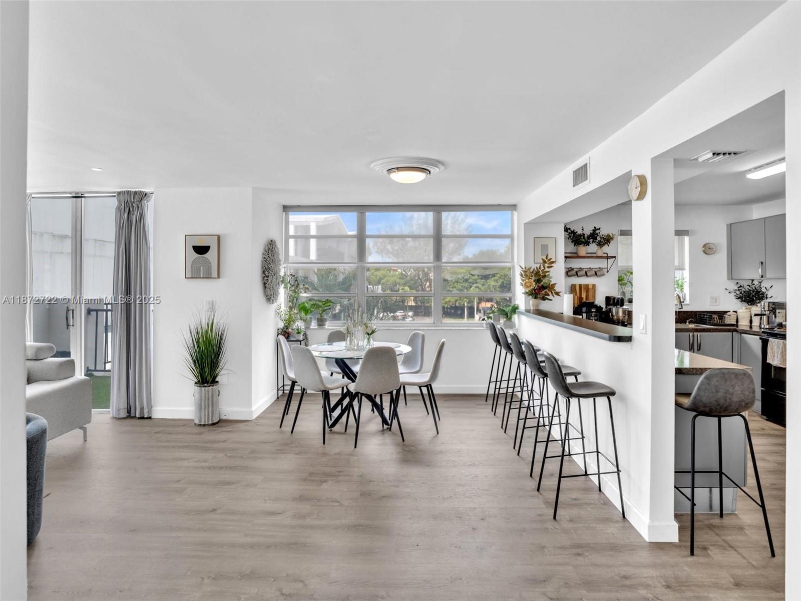 COMMODORE PLAZA CONDO - Residential