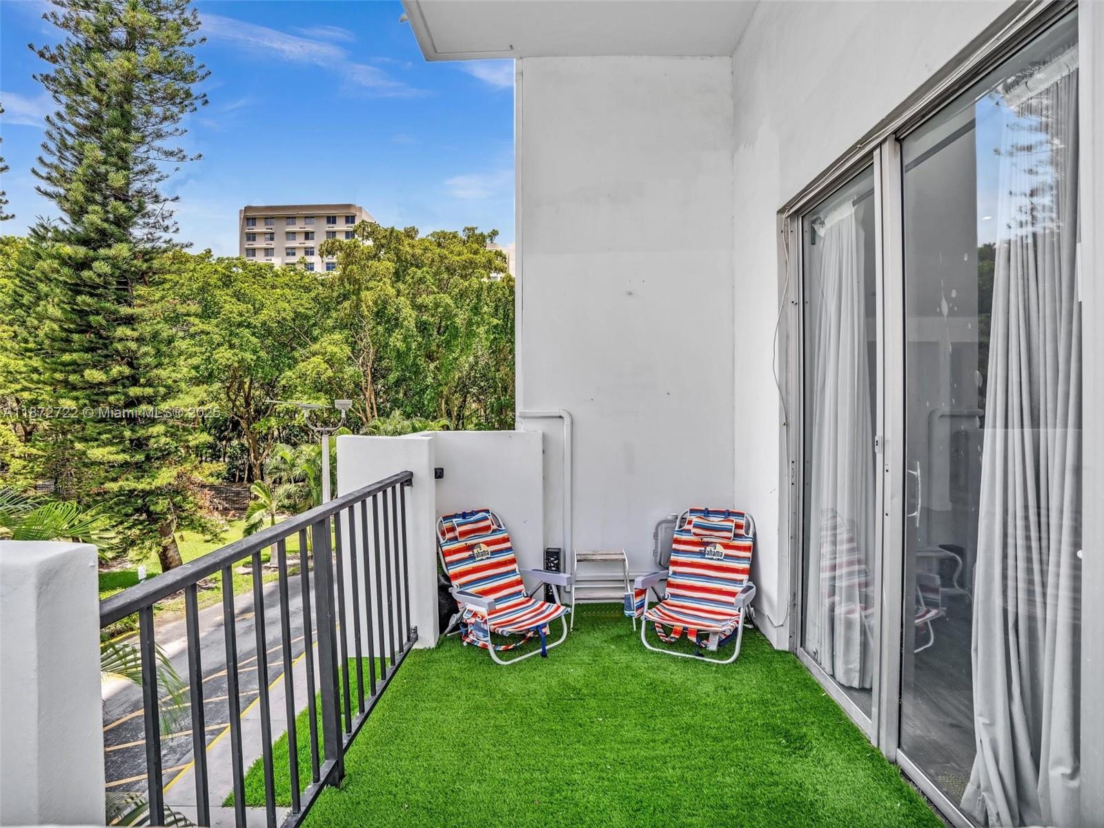 COMMODORE PLAZA CONDO - Residential