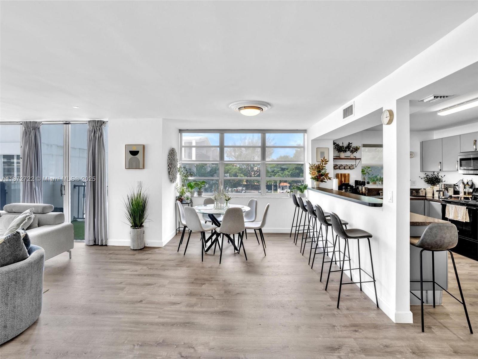 COMMODORE PLAZA CONDO - Residential