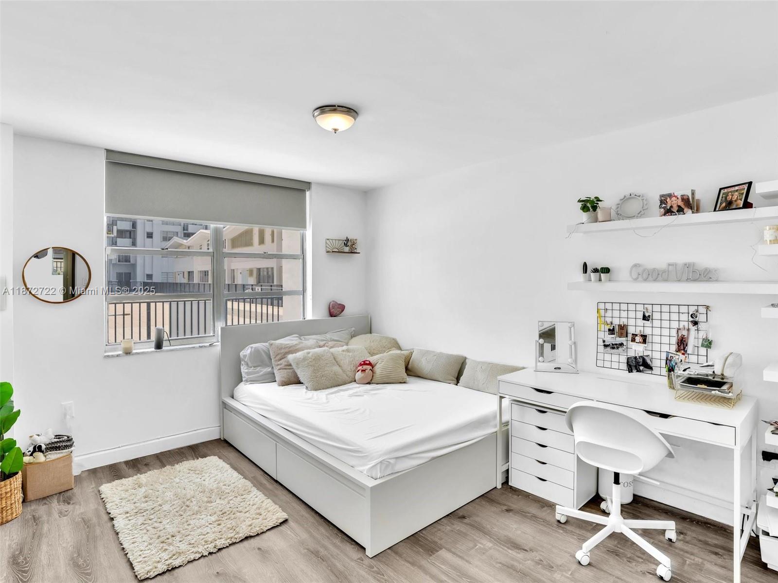 COMMODORE PLAZA CONDO - Residential