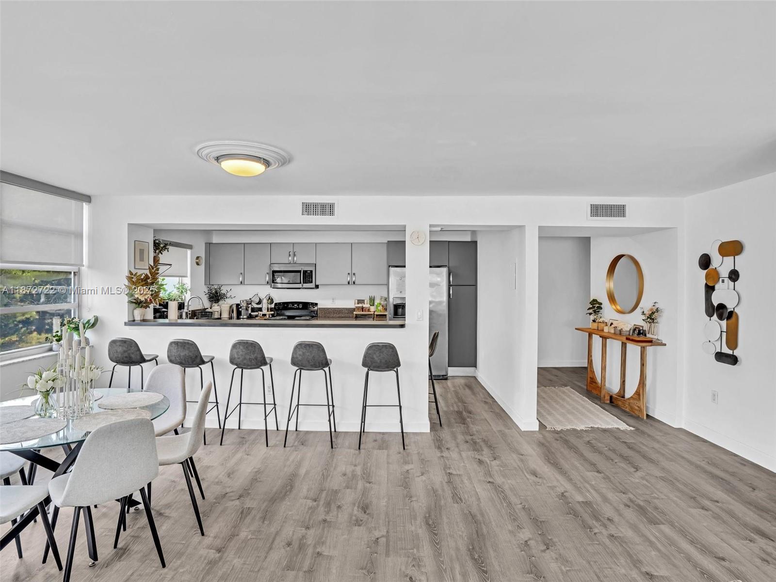 COMMODORE PLAZA CONDO - Residential