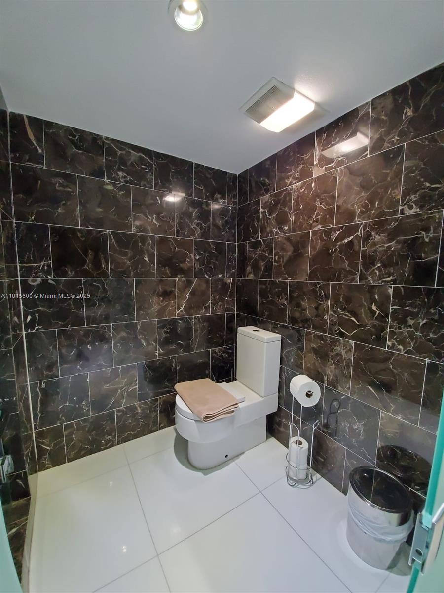 THE GRAND FKA VENETIA - Residential Lease