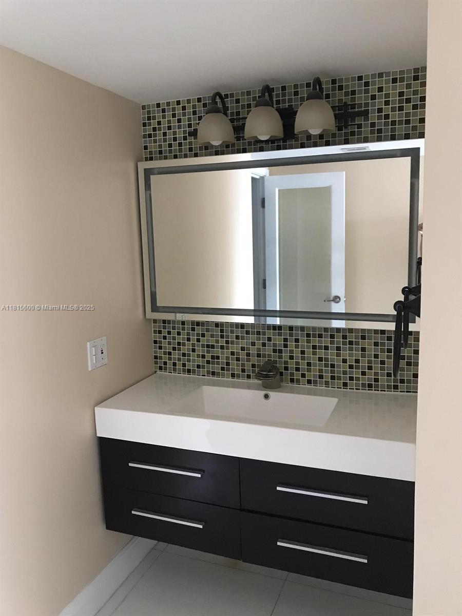 THE GRAND FKA VENETIA - Residential Lease