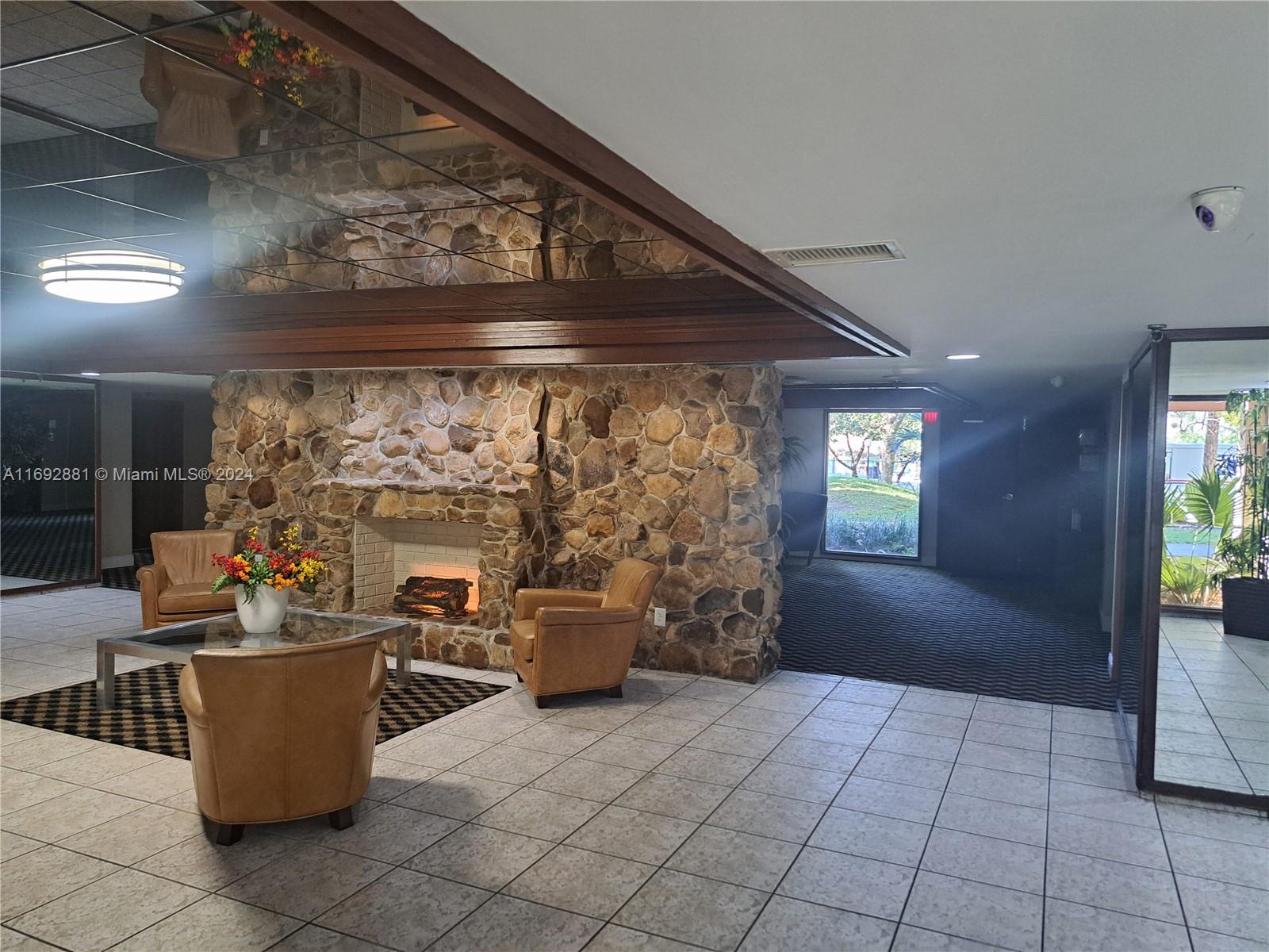 COCO WOOD CONDO - Residential