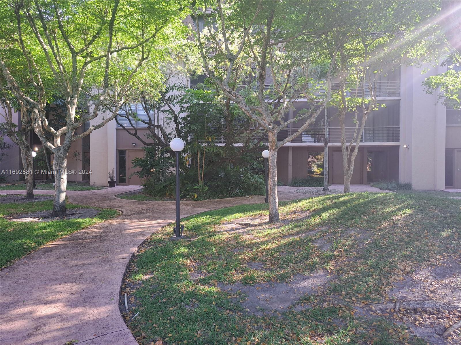 COCO WOOD CONDO - Residential
