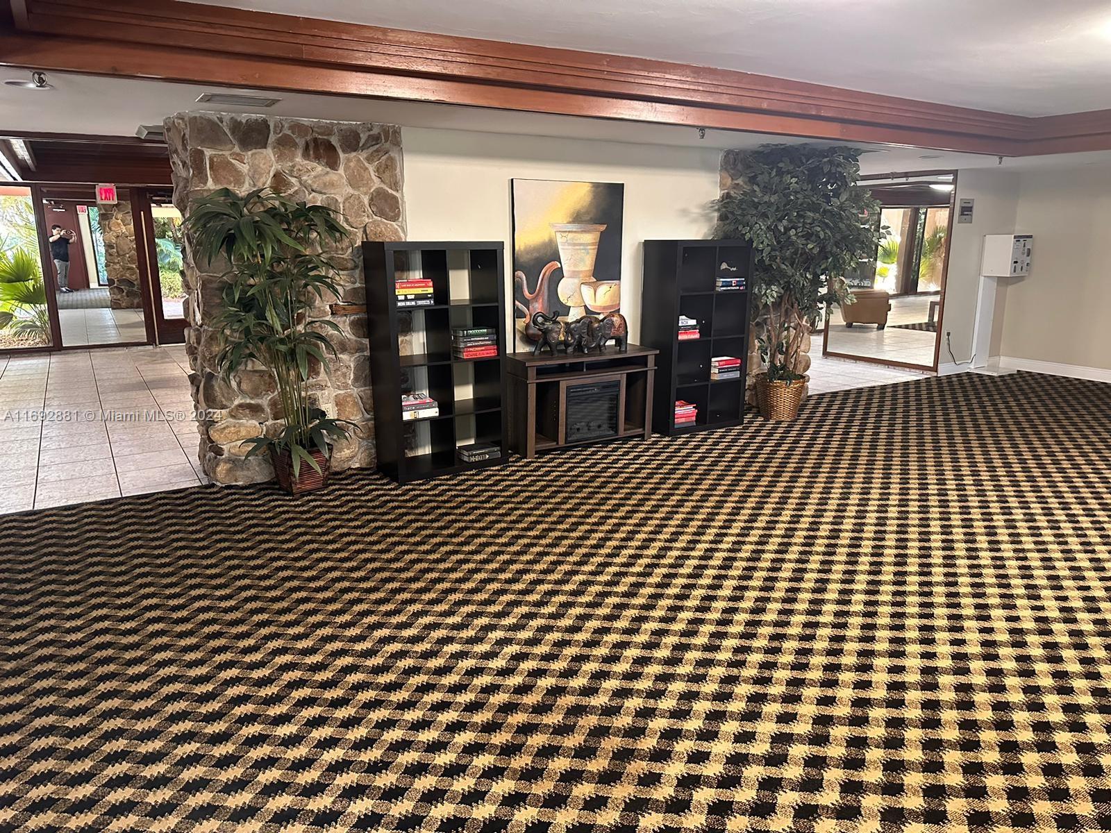 COCO WOOD CONDO - Residential
