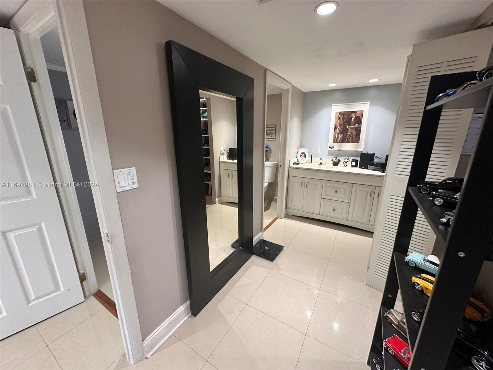 COCO WOOD CONDO - Residential