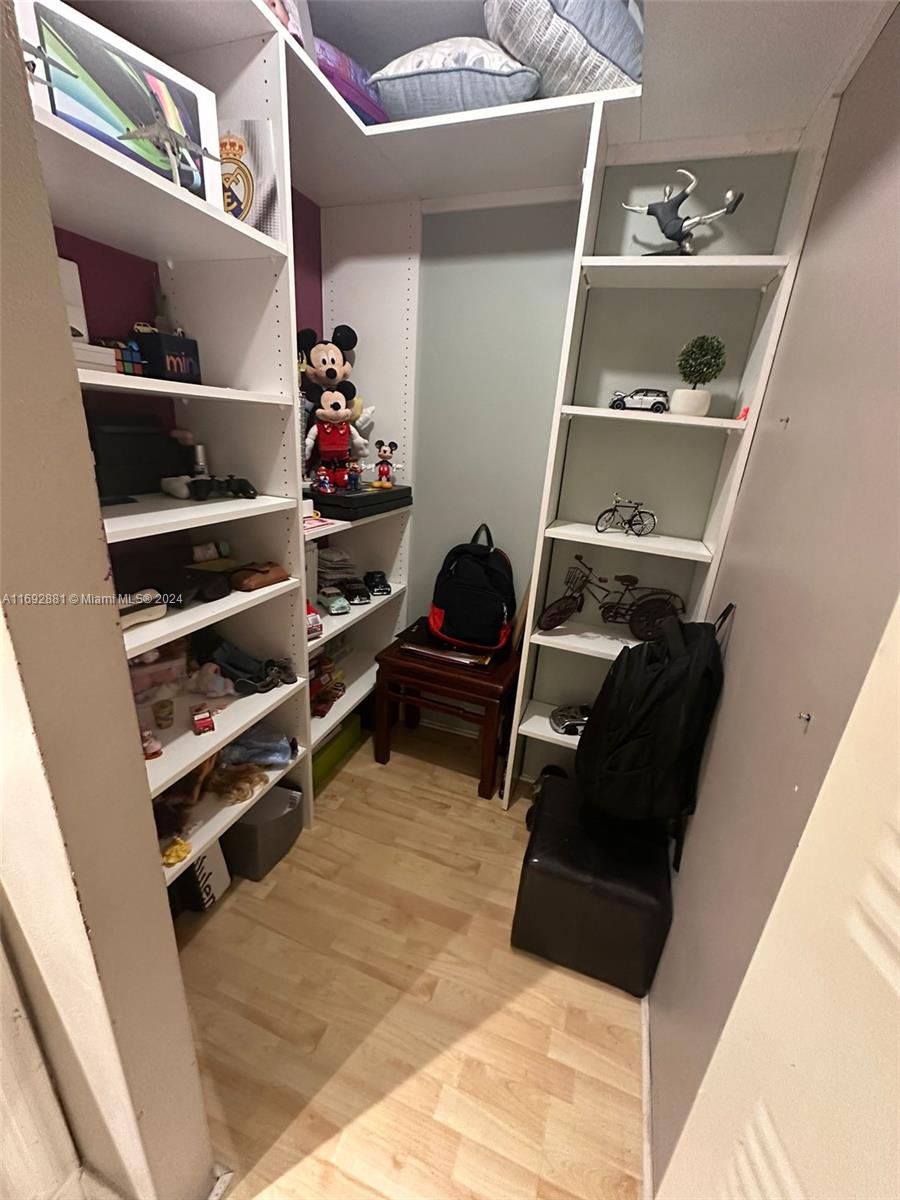 COCO WOOD CONDO - Residential