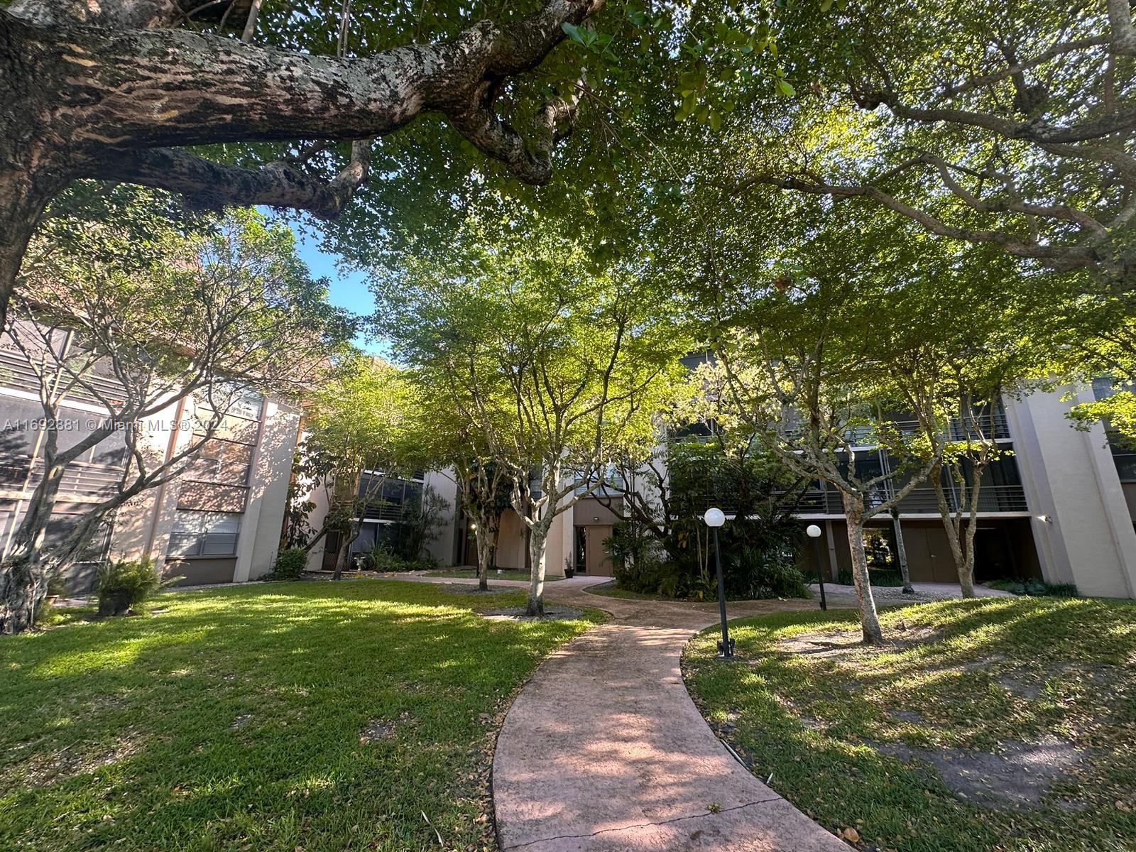 COCO WOOD CONDO - Residential