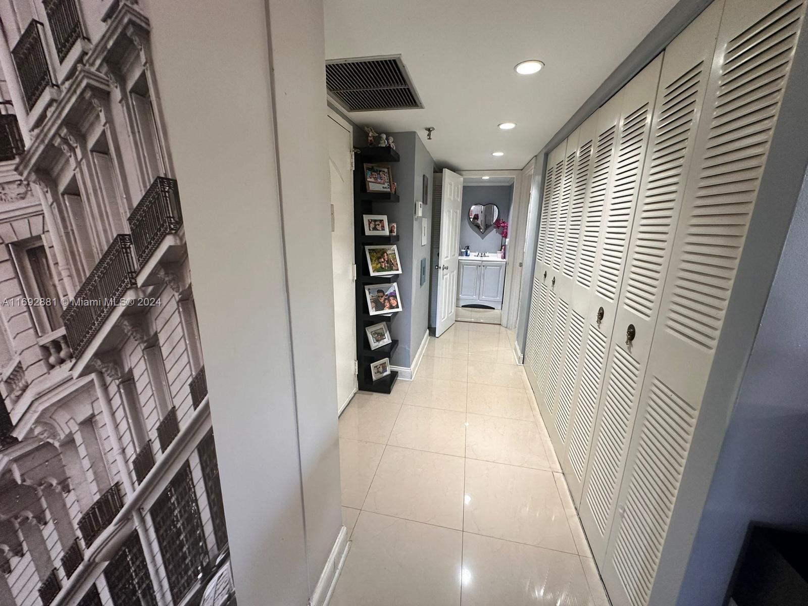 COCO WOOD CONDO - Residential