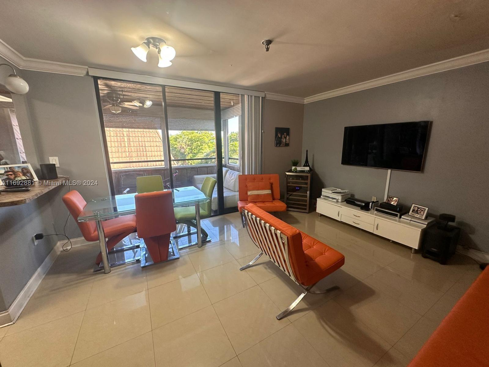 COCO WOOD CONDO - Residential