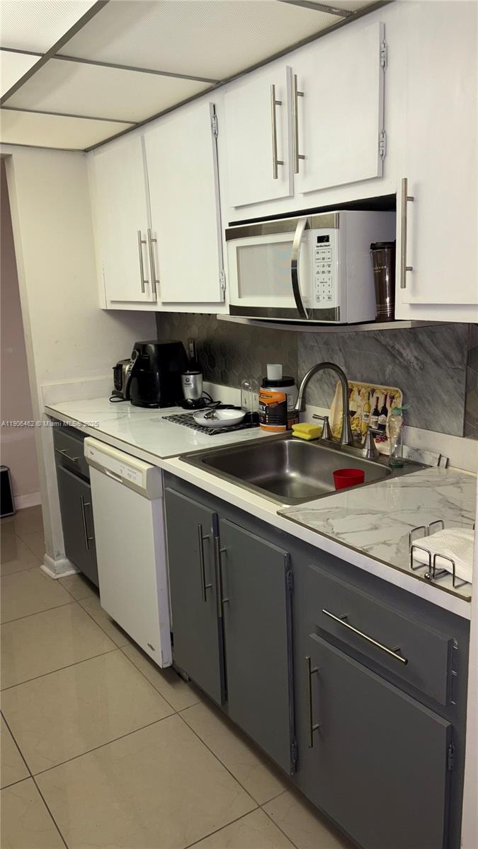 View photos, virtual tours, details... 3120 N Pine Island Rd 307