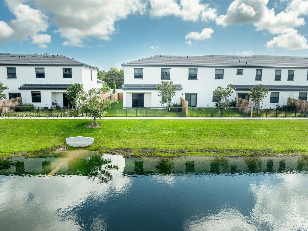 Photo of 4989 Peacock Way #5838, Dania Beach, FL 33312 (MLS # A12082333)
