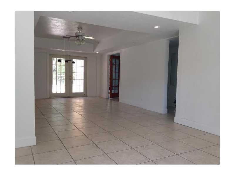BISCAYNE SHORES CORR PLAT - Residential Lease