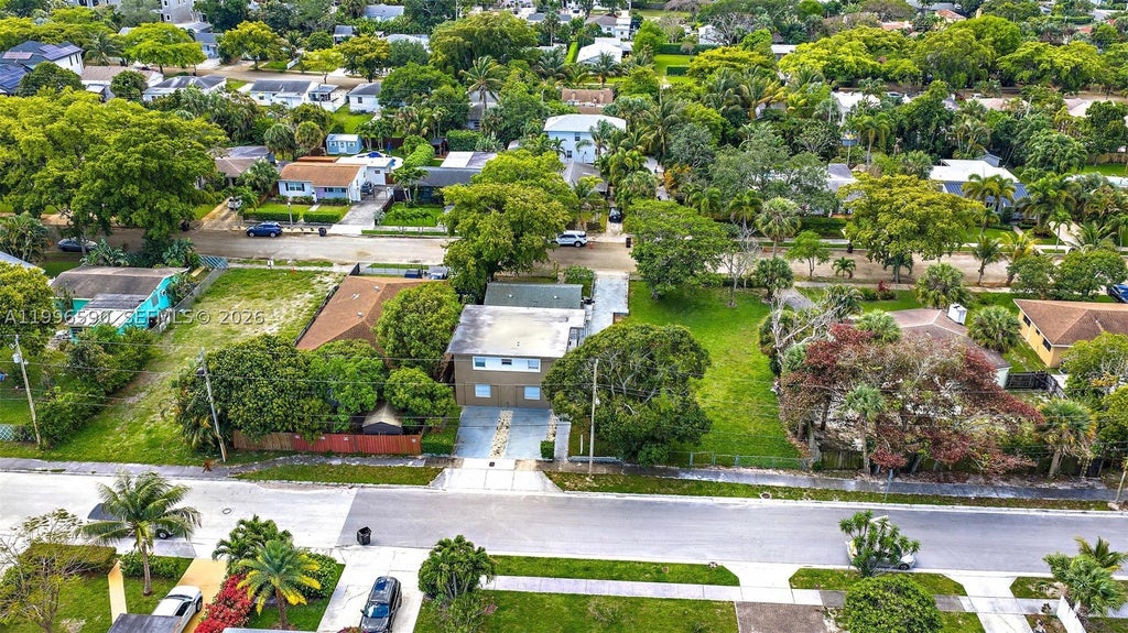 Photo of 940 Charles St, West Palm Beach, FL 33401 (MLS # A11996590)
