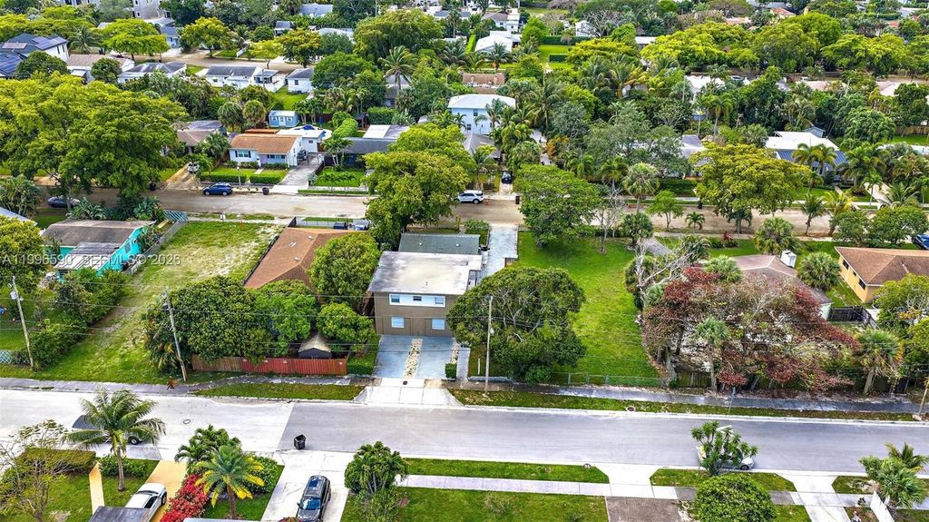 Photo of 940 Charles St, West Palm Beach, FL 33401 (MLS # A11996590)