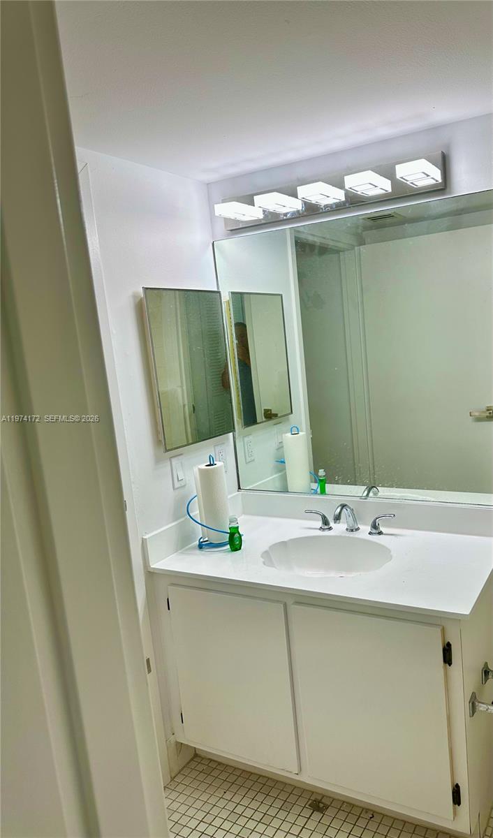 THE GRANDVIEW PALACE COND - Residential