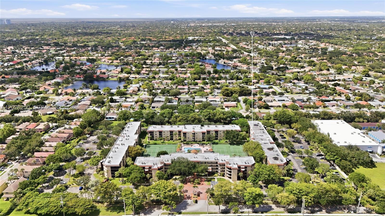 PLANTATION RACQUET CLUB - Residential