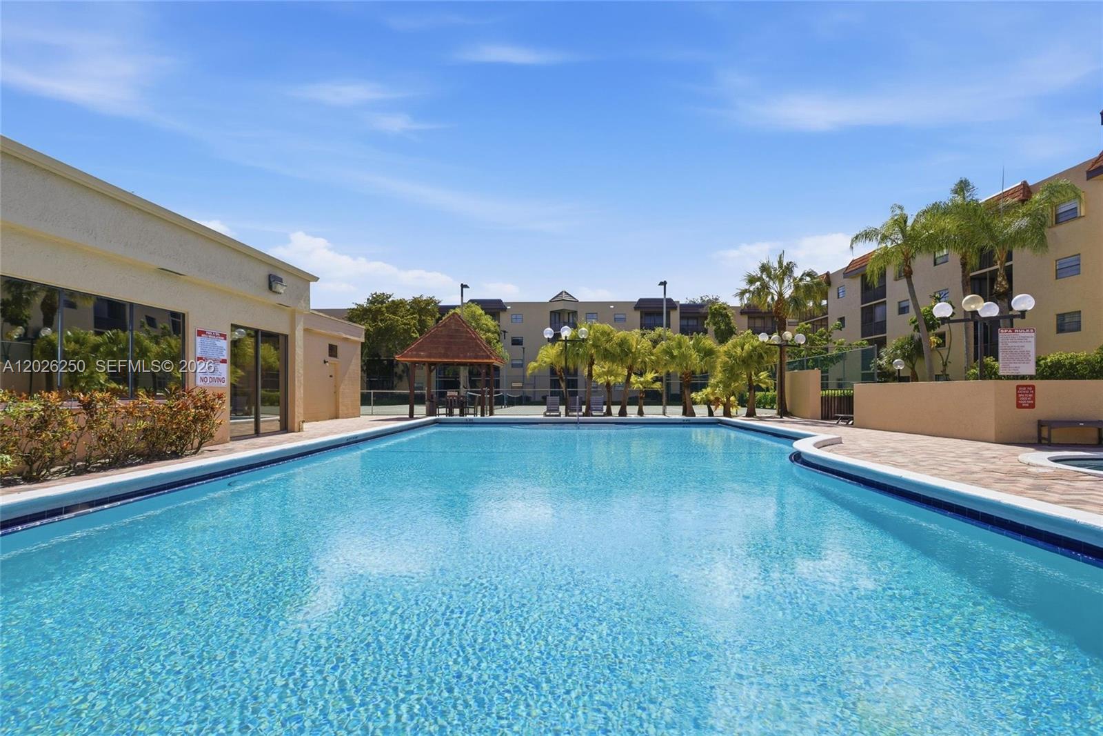 PLANTATION RACQUET CLUB - Residential